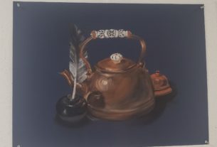 A drawing of a brown teapot on a dark blue background