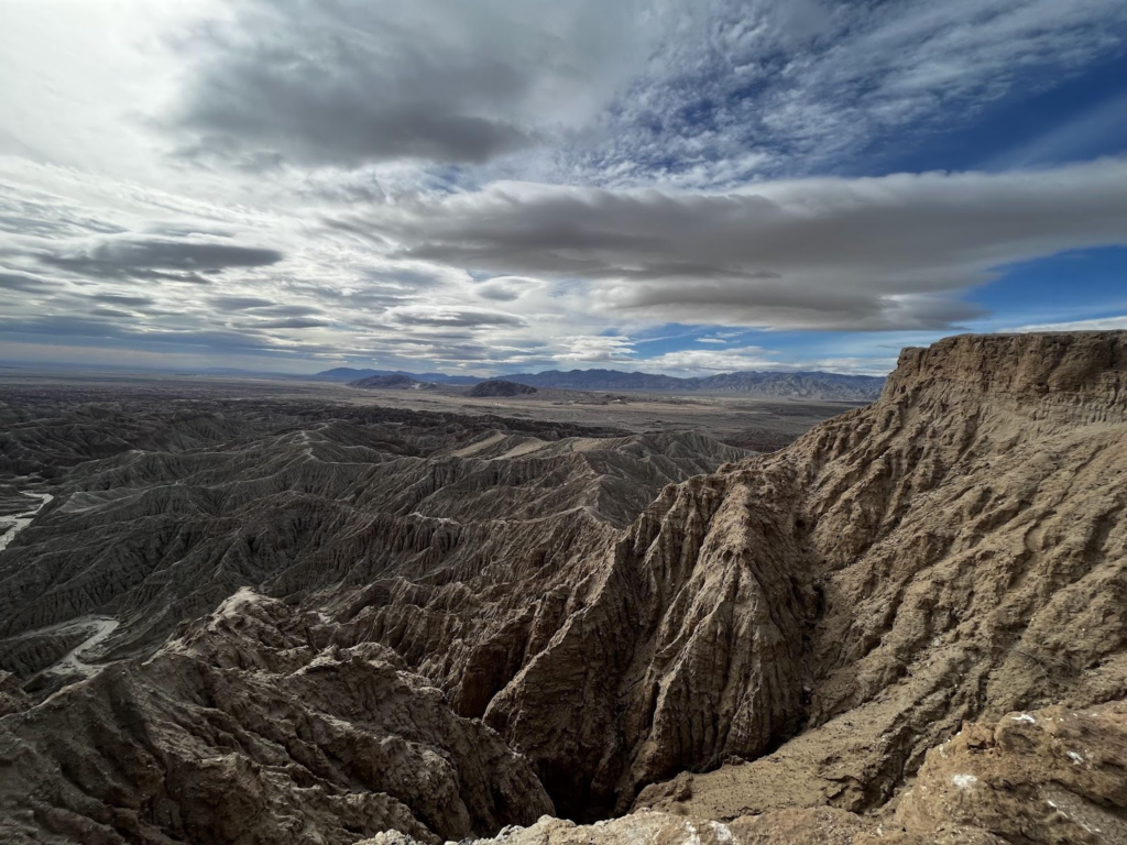 Photo overlooks the desert scenery